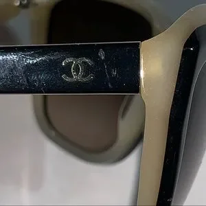 CHANEL | Accessories | 8 Chanel Oversized Twotone Acetate  display picture 1
